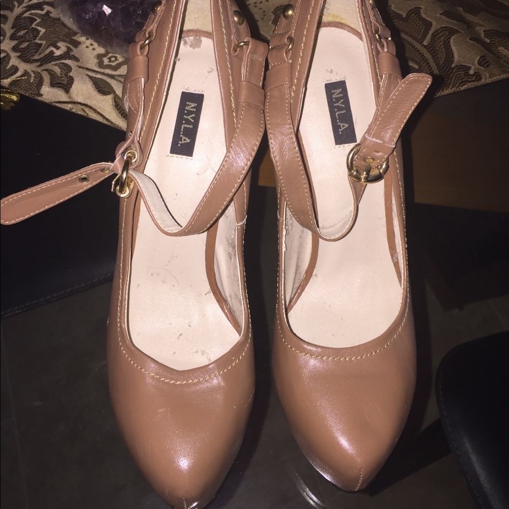 NYLA tan/ nude high heel new size 10